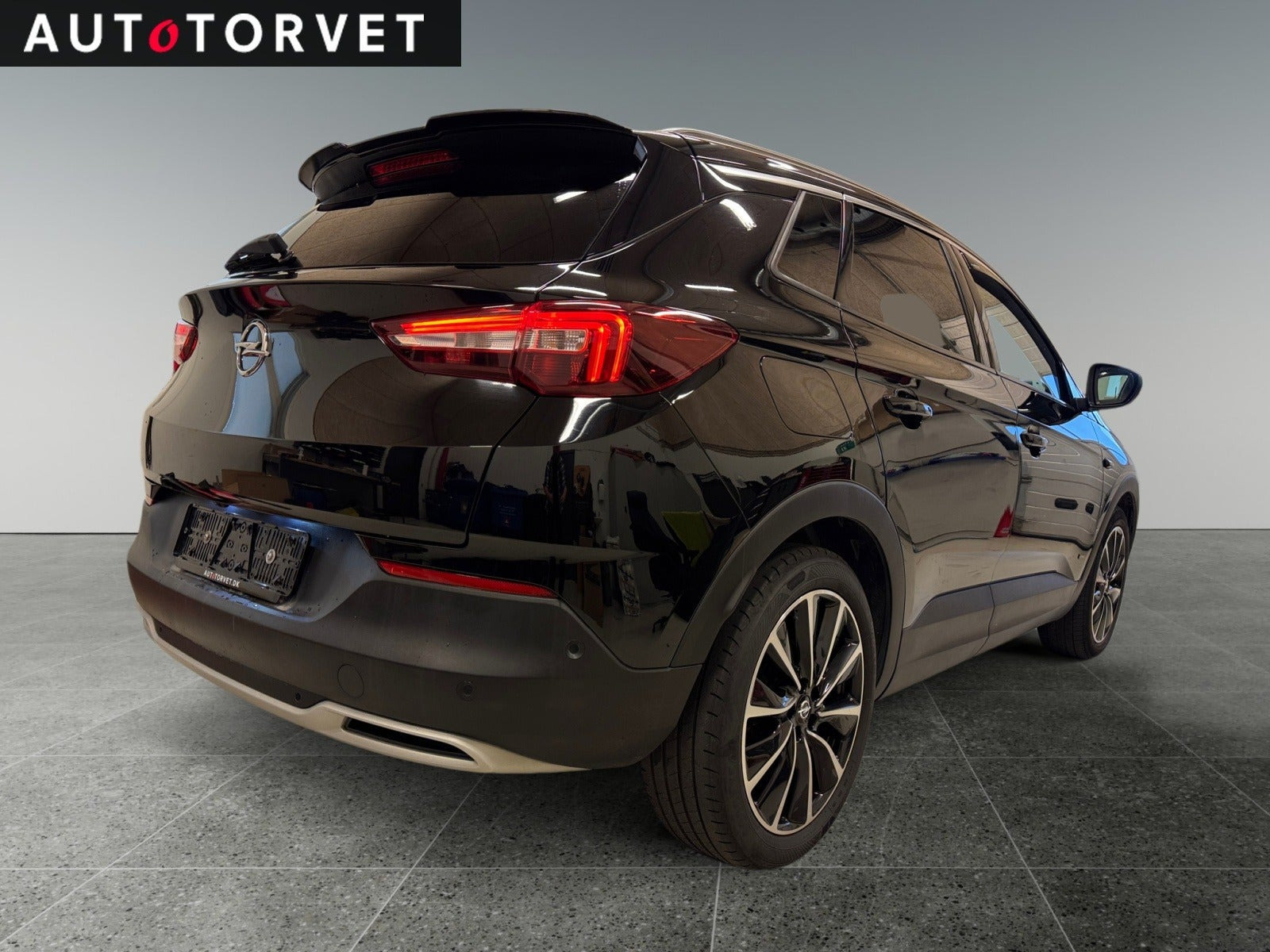 Sort Opel Grandland X fra 2020