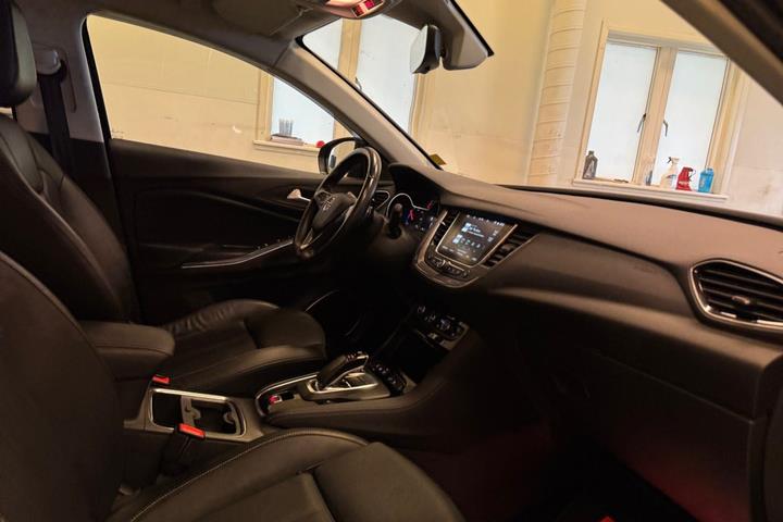 Sort Opel Grandland X fra 2020