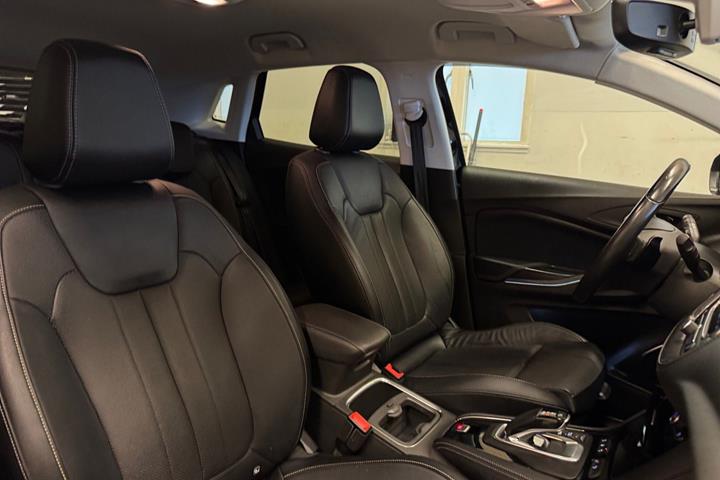 Sort Opel Grandland X fra 2020