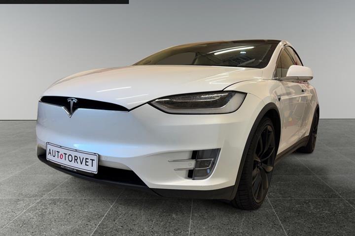 Hvid Tesla Model X fra 2017 set udefra