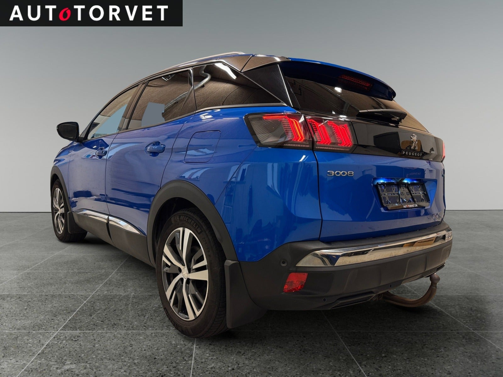 Blå Peugeot 3008 fra 2021