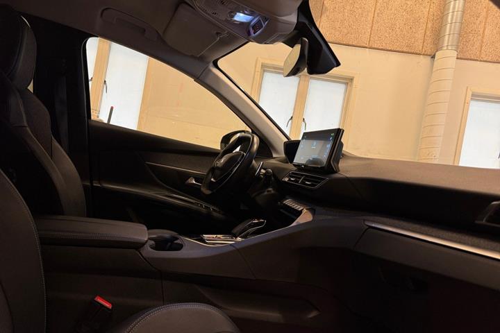 Sort Peugeot 3008 fra 2022