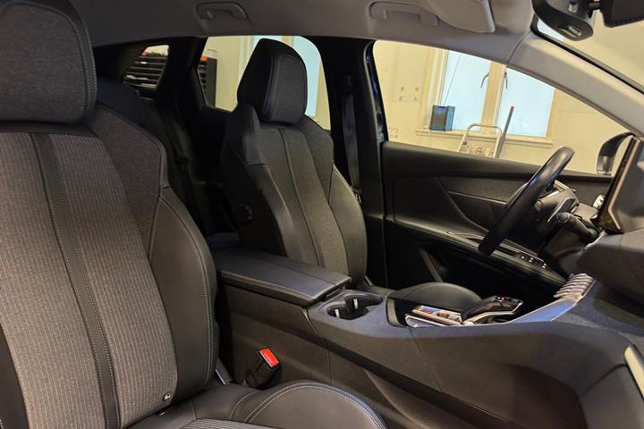 Sort Peugeot 3008 fra 2022