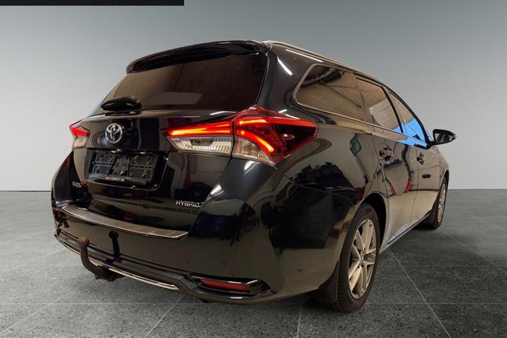 Blå Toyota Auris fra 2016