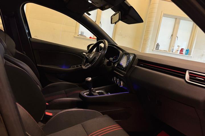 Sort Renault Clio V fra 2021