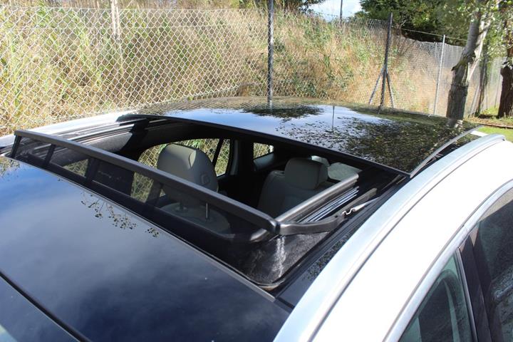Hvid Mercedes EQA350 fra 2024
