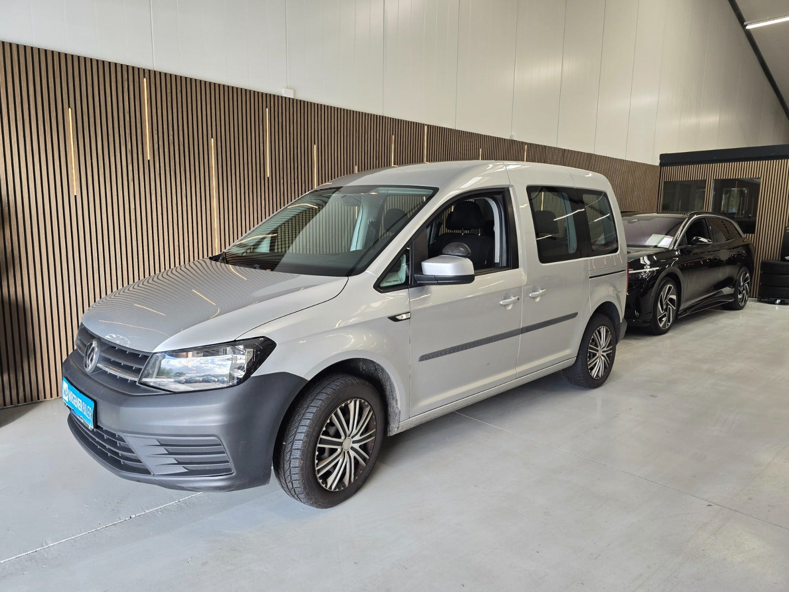 Sølv VW Caddy fra 2016
