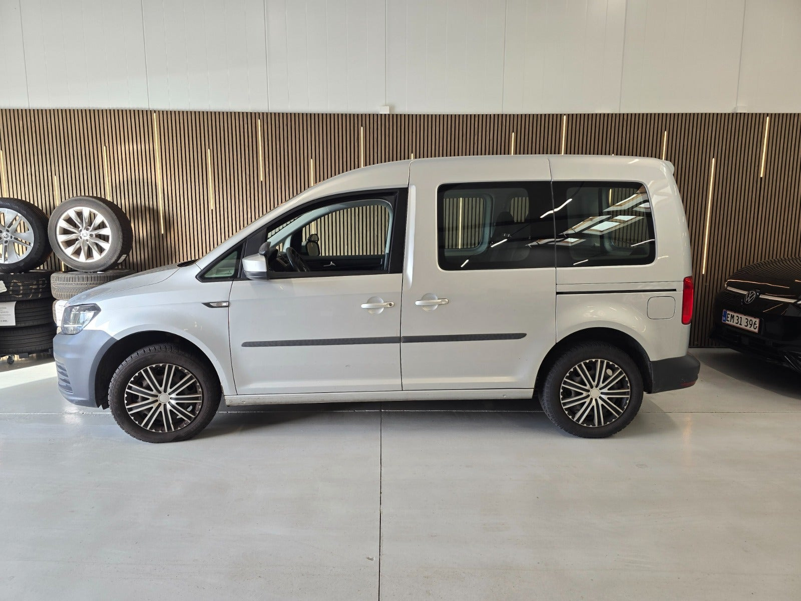 Sølv VW Caddy fra 2016