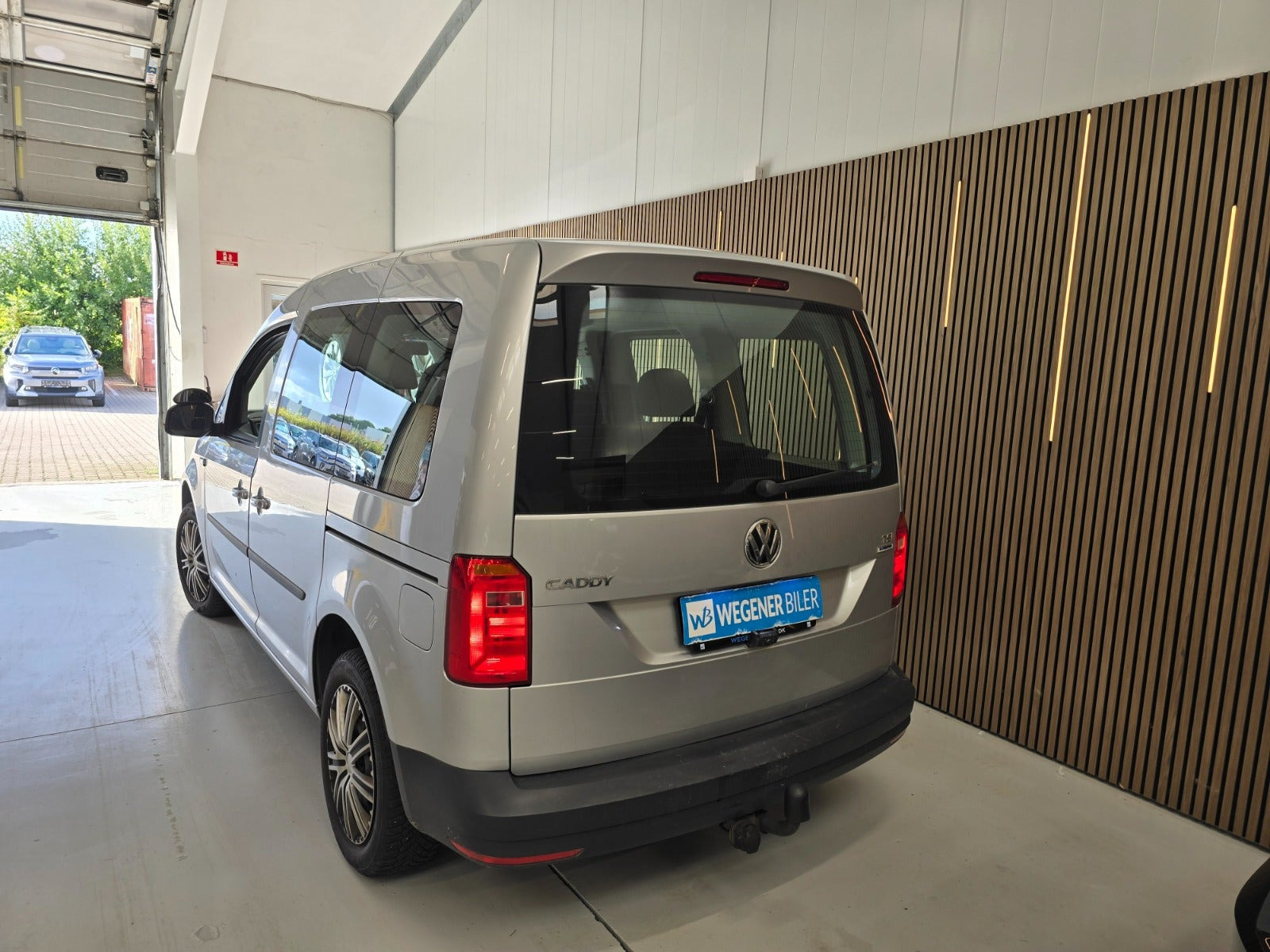 Sølv VW Caddy fra 2016