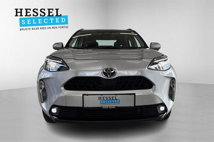 Sølv Toyota Yaris Cross fra 2024