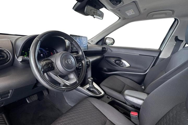 Sølv Toyota Yaris Cross fra 2024