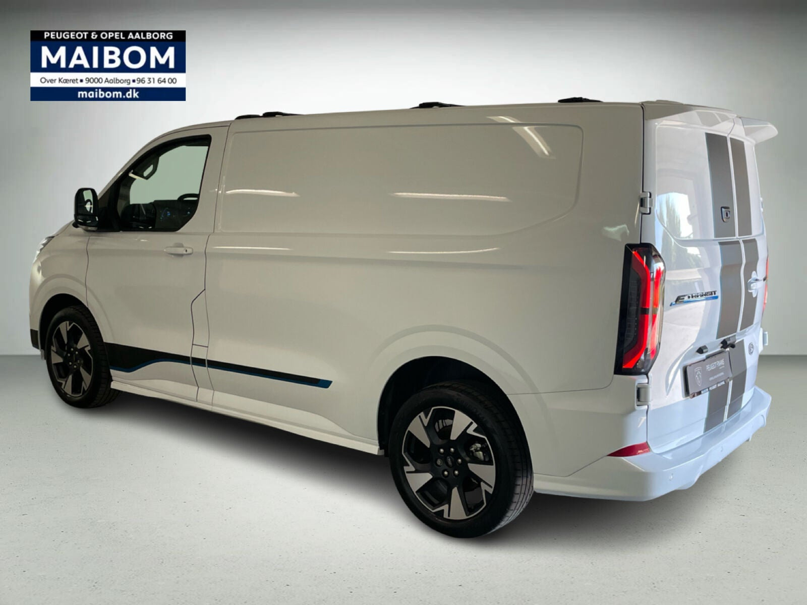 Hvid Ford E-Transit Custom 320 L1 fra 2026