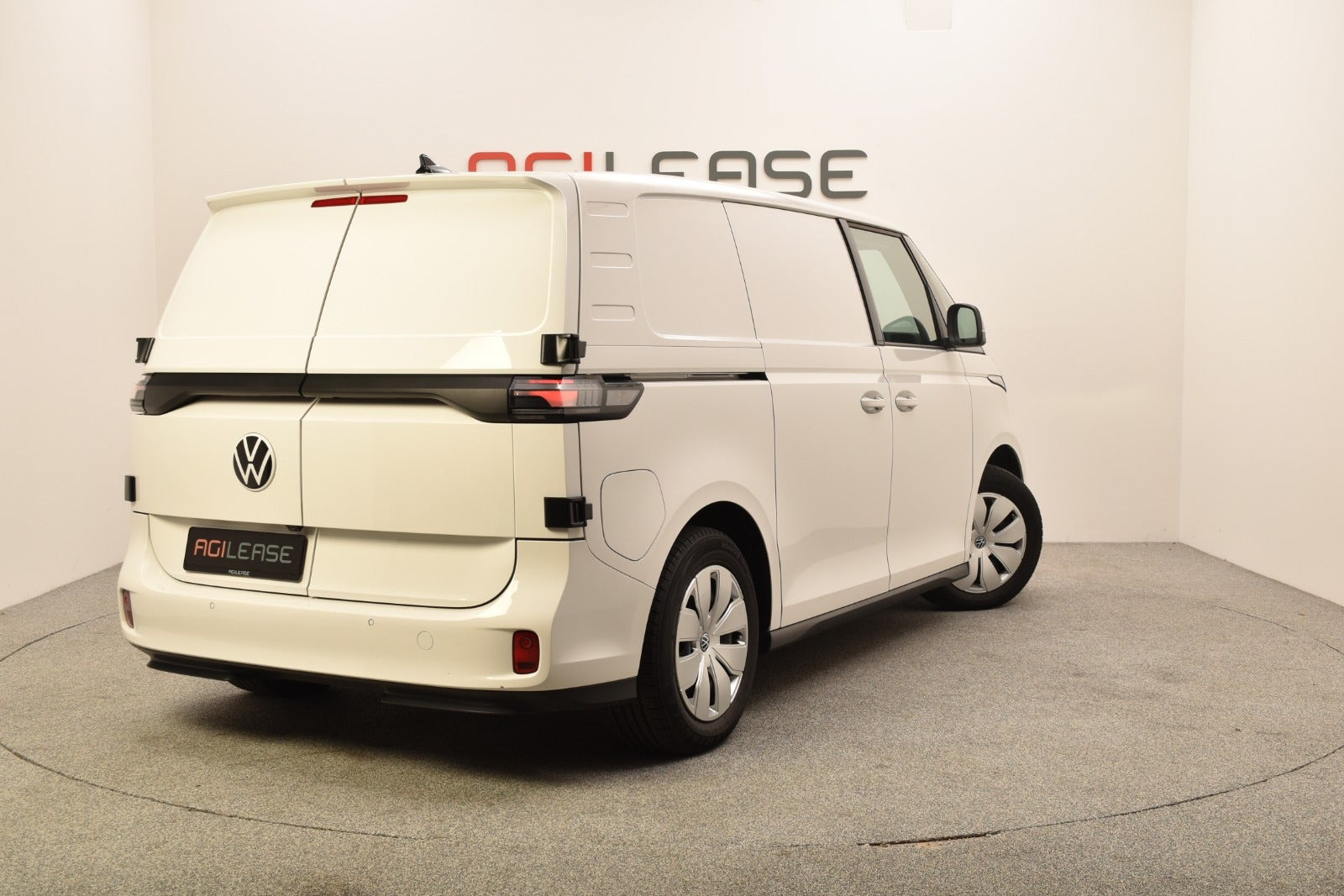 Hvid VW ID.Buzz fra 2024