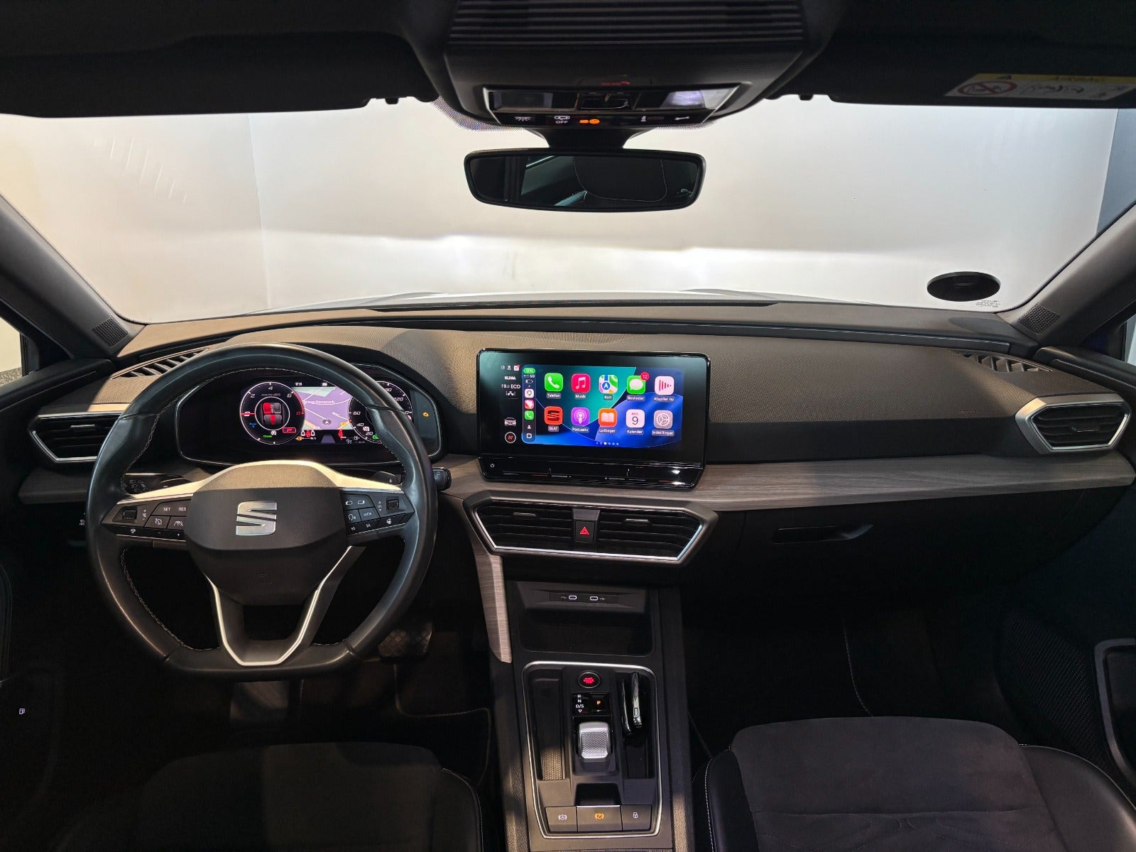 Blå Seat Leon fra 2021