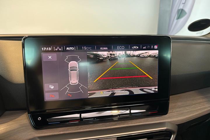 Blå Seat Leon fra 2021