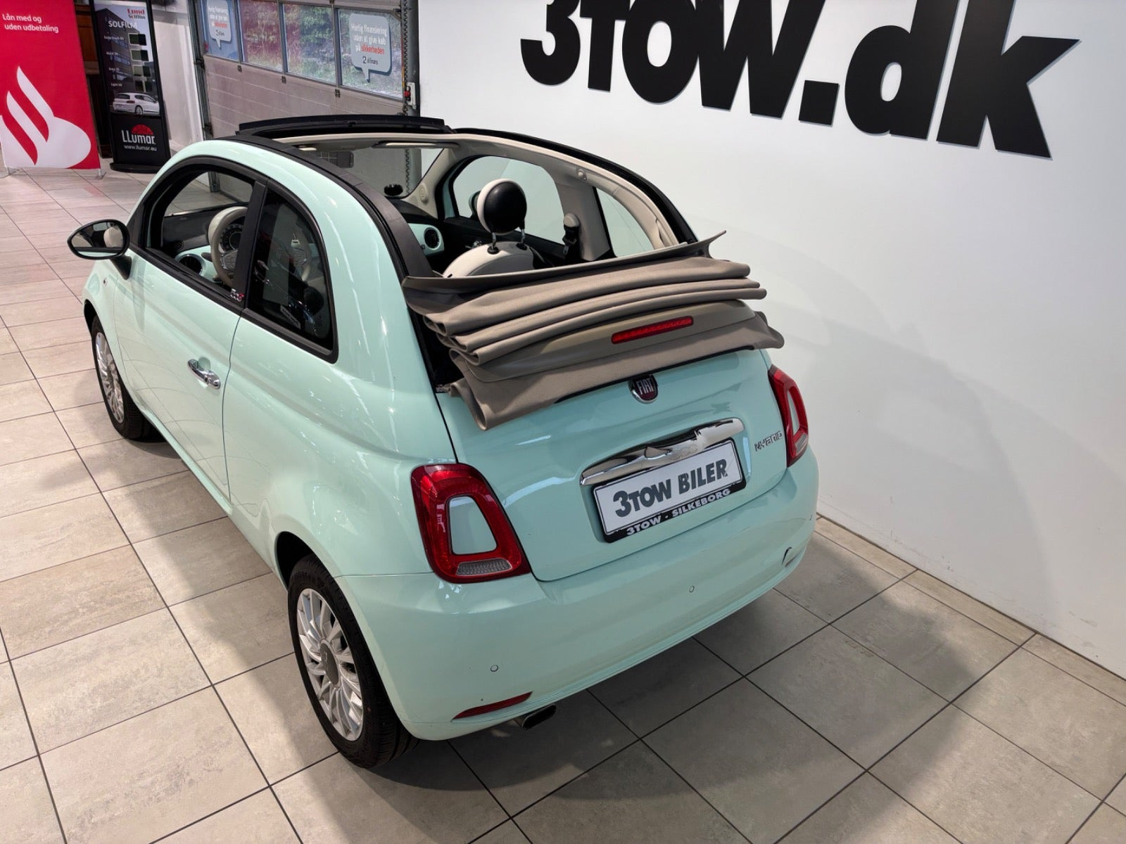 Blå Fiat 500C fra 2020
