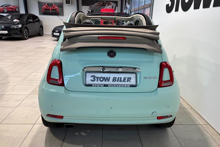 Blå Fiat 500C fra 2020