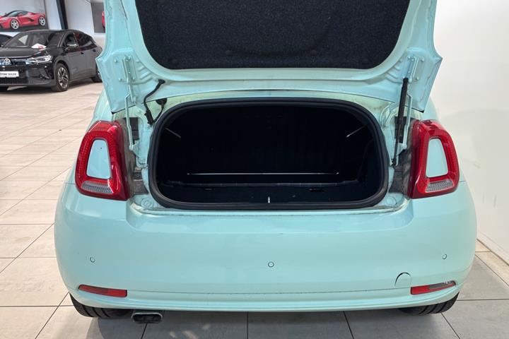 Blå Fiat 500C fra 2020
