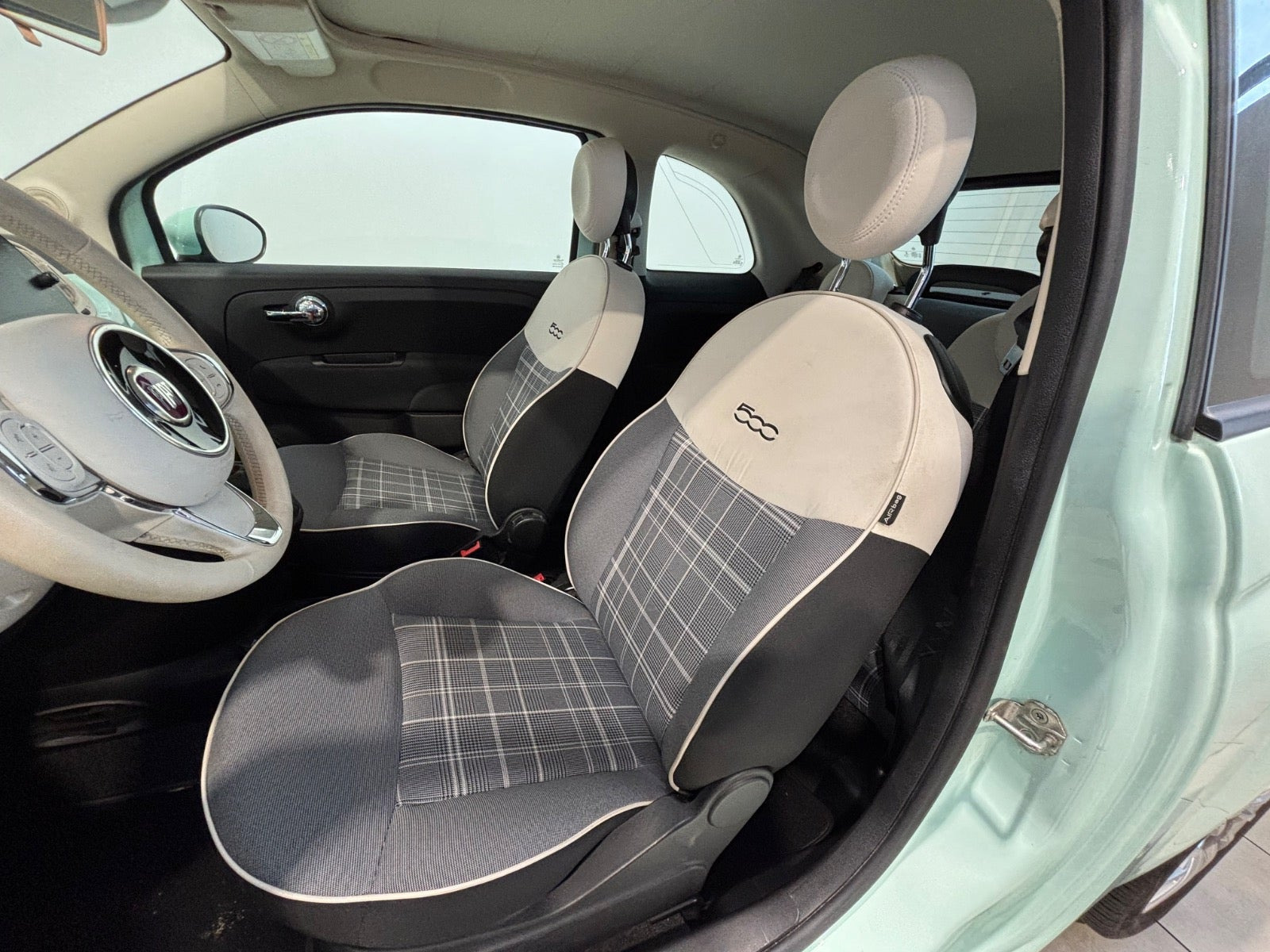 Blå Fiat 500C fra 2020