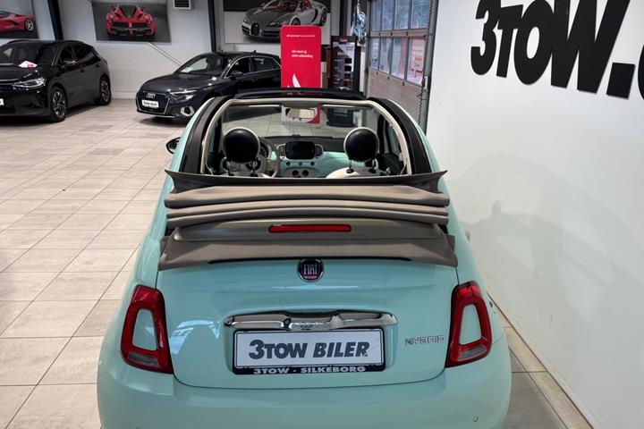 Blå Fiat 500C fra 2020