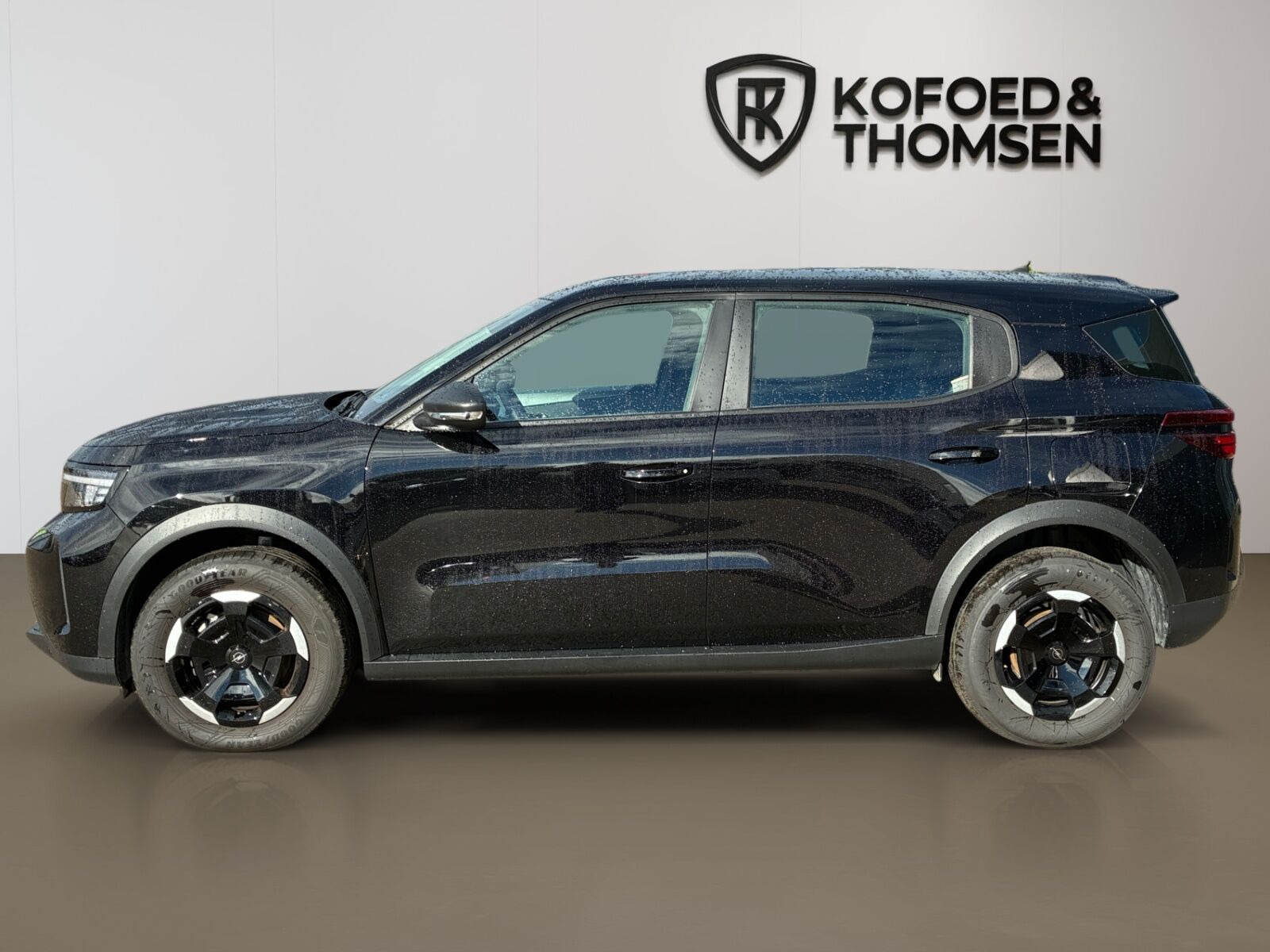 Sort Opel Frontera fra 2025