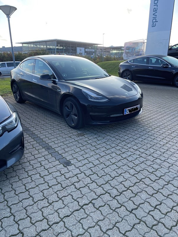 Tesla Model 3 Long Range Dual Motor 4-dr