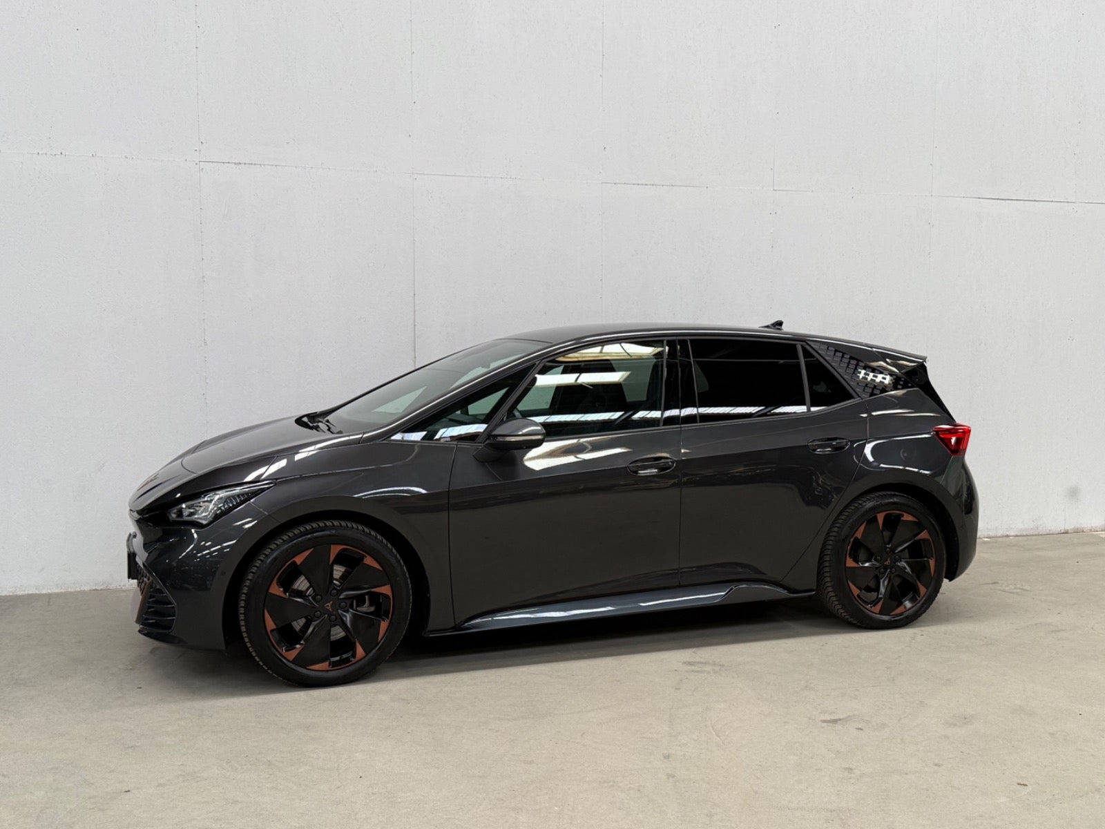 Grå Cupra Born fra 2024