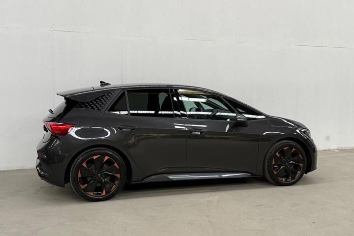Grå Cupra Born fra 2024