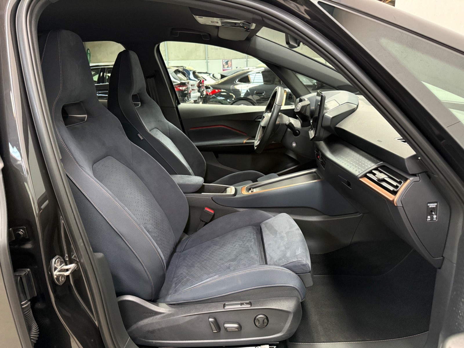 Grå Cupra Born fra 2024