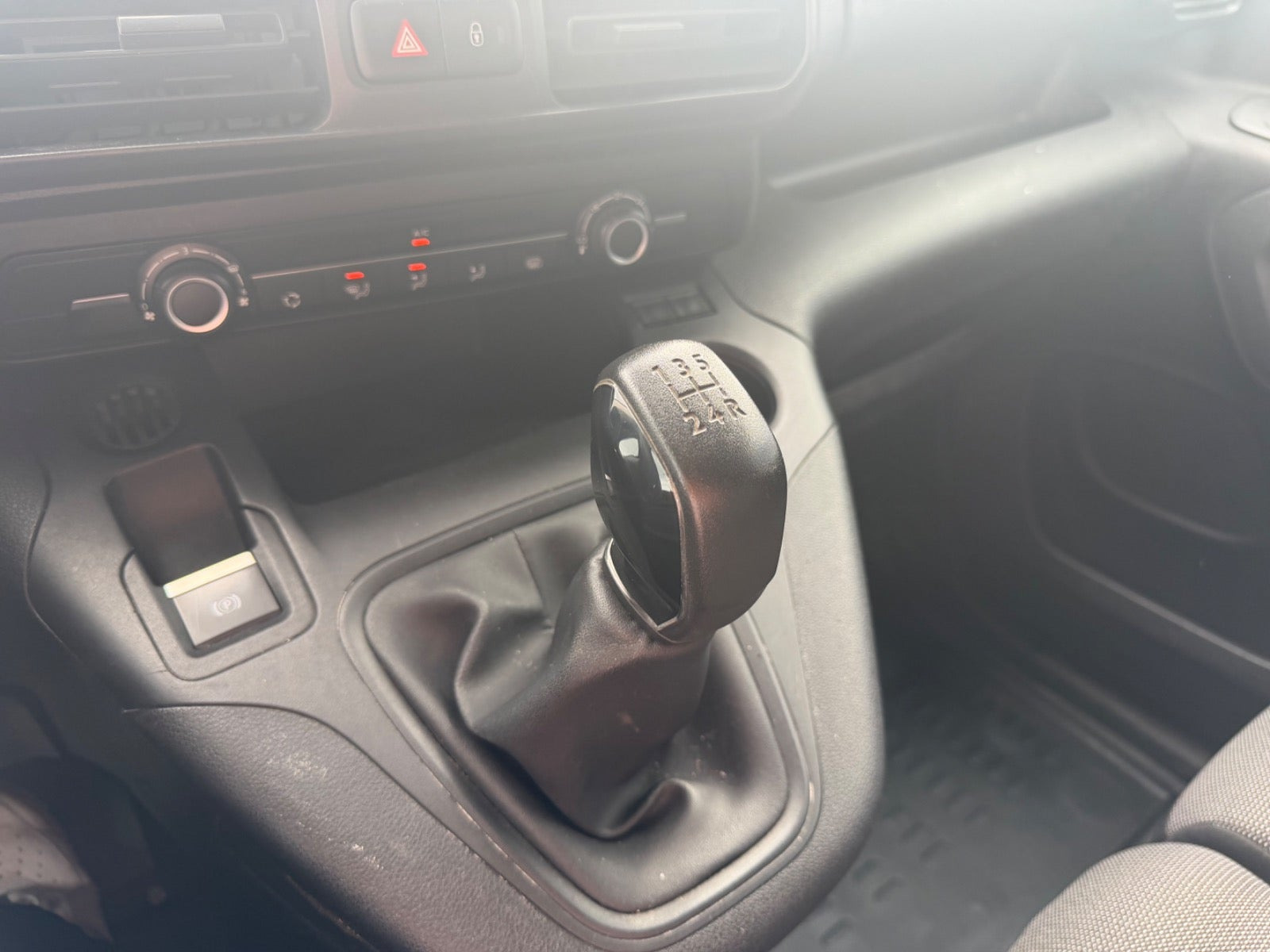 undefined Peugeot Partner fra 2020