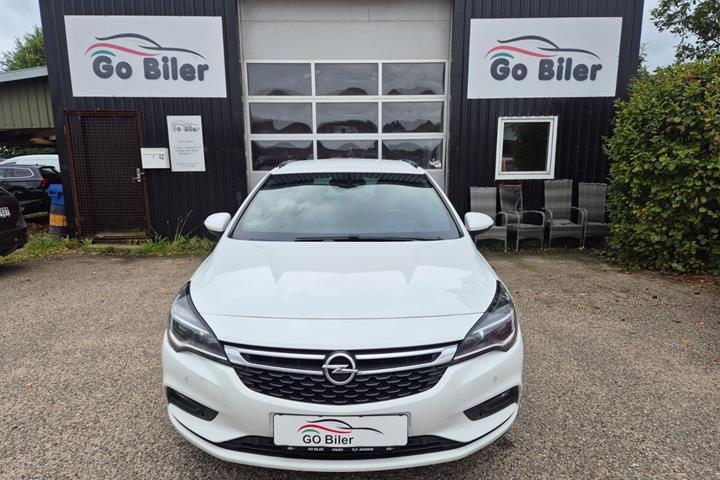 Grøn Opel Astra fra 2017