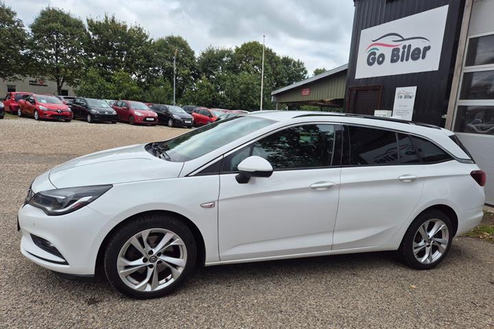 Grøn Opel Astra fra 2017