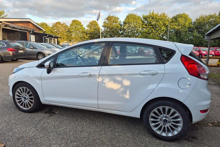 Grøn Ford Fiesta fra 2017