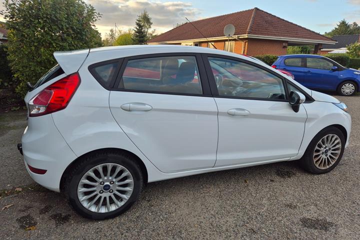 Grøn Ford Fiesta fra 2017