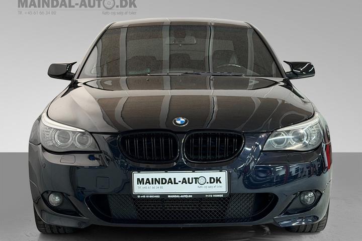 Blå BMW 525d fra 2007