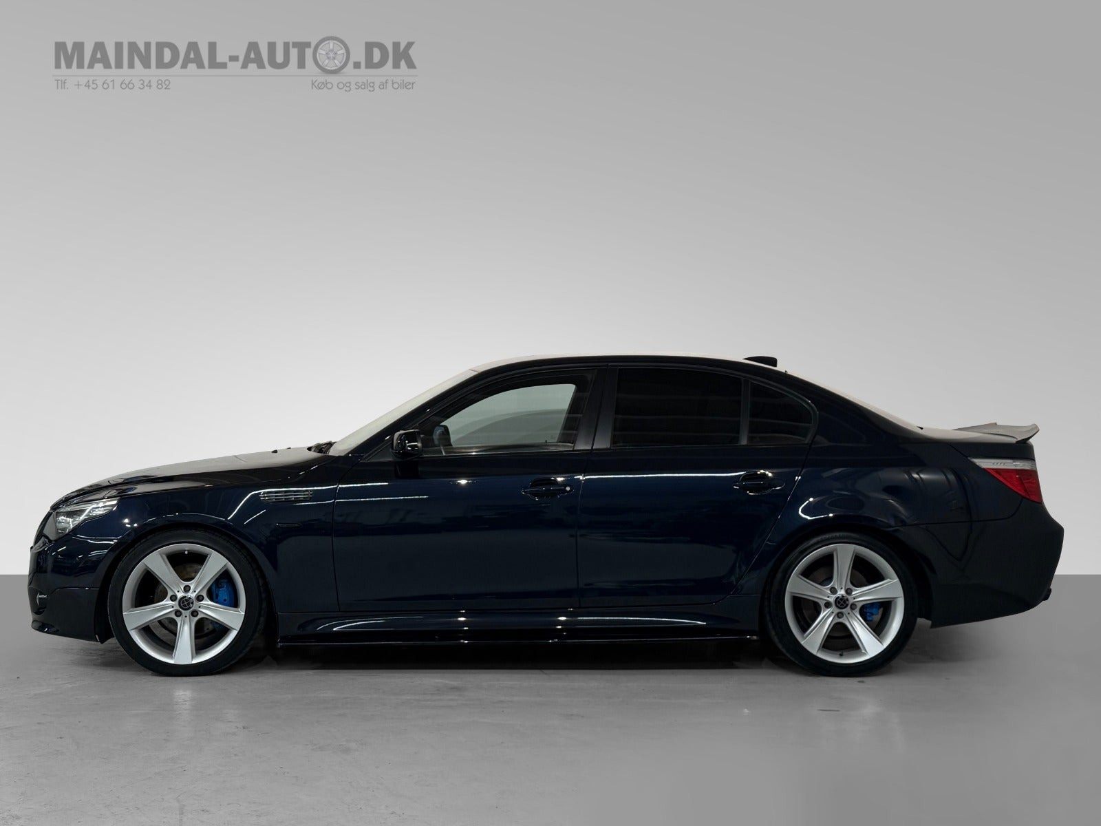 Blå BMW 525d fra 2007