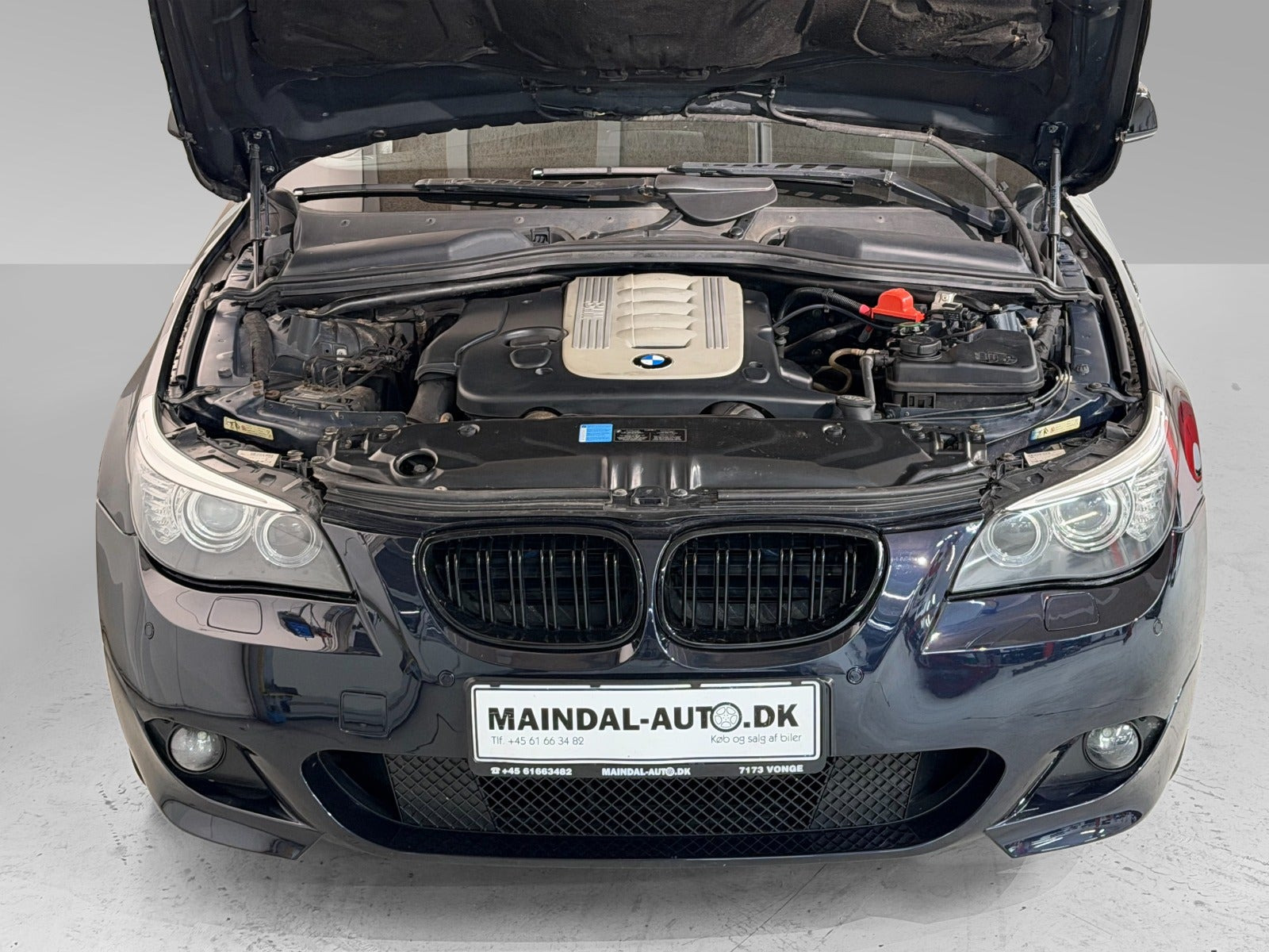 Blå BMW 525d fra 2007