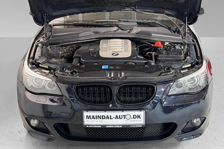 Blå BMW 525d fra 2007