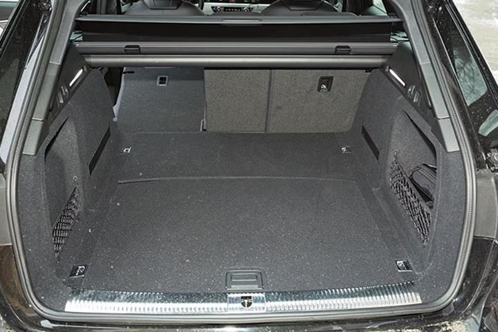 Blå Audi A4 fra 2014