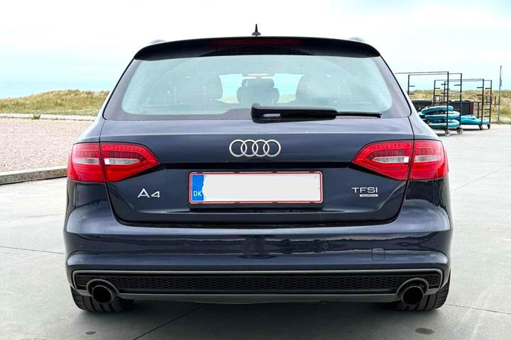 Blå Audi A4 fra 2014