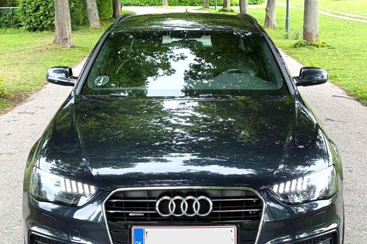 Blå Audi A4 fra 2014