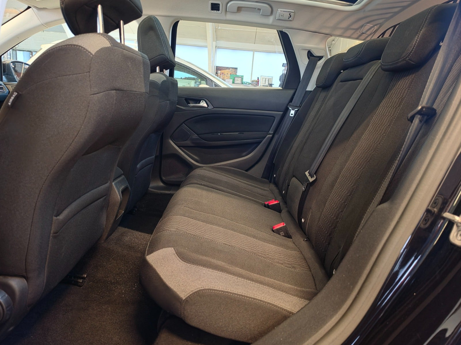 Sort Peugeot 308 fra 2016
