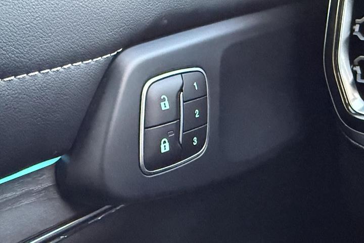 Grå Ford Ranger fra 2023
