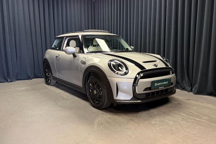 Sølv Mini Cooper fra 2023