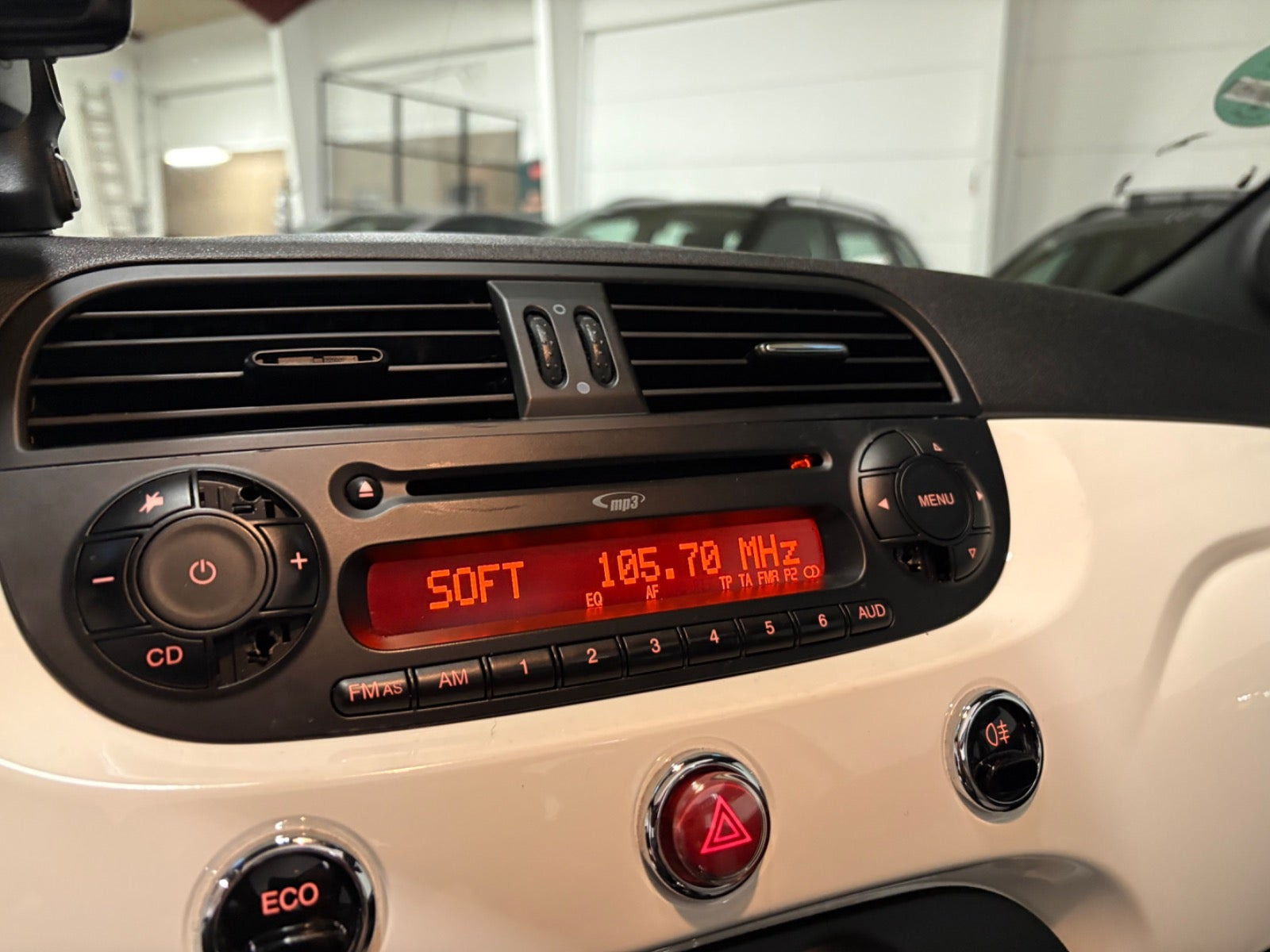 Grøn Fiat 500C fra 2012