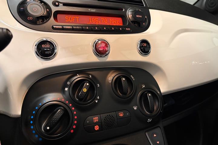 Grøn Fiat 500C fra 2012