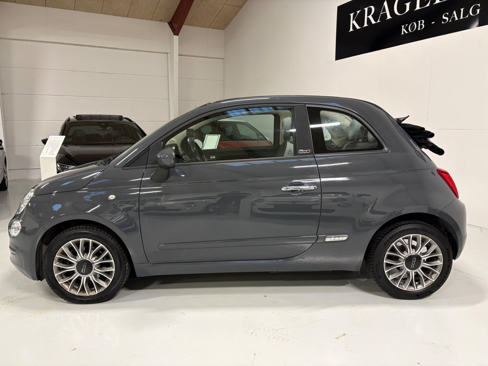 Grøn Fiat 500C fra 2018