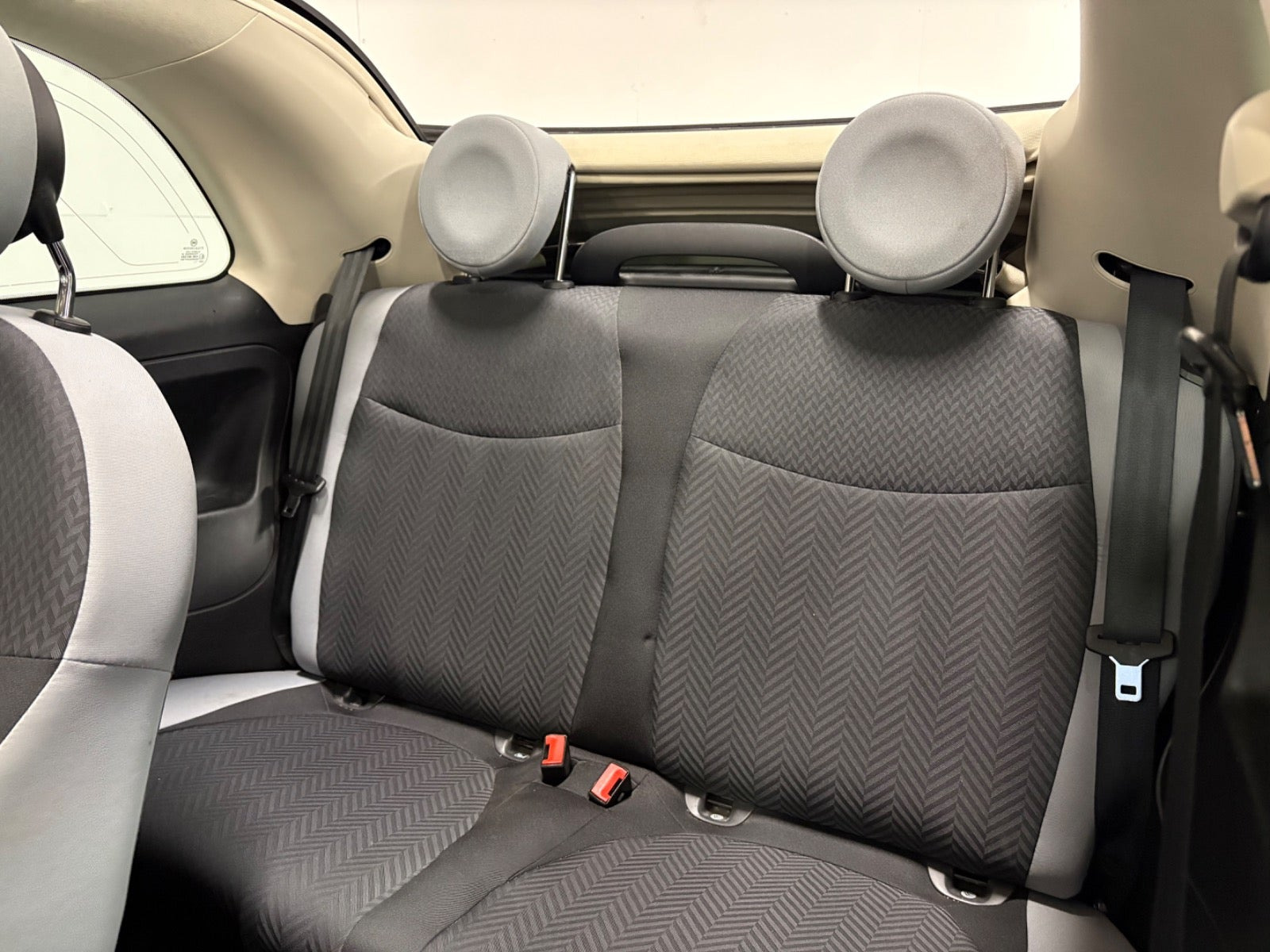 Grøn Fiat 500C fra 2018
