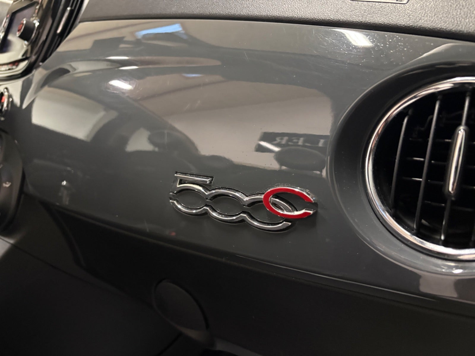 Grøn Fiat 500C fra 2018