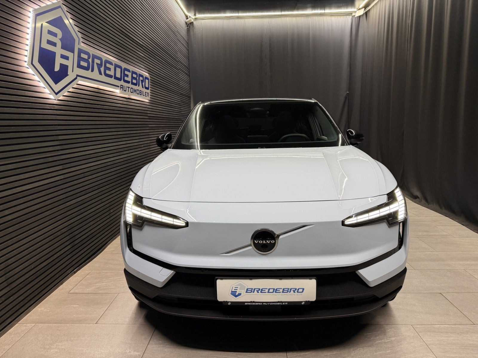 Blå Volvo EX30 fra 2024